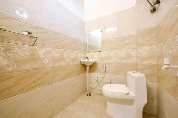 Fabhotel Capital Inn