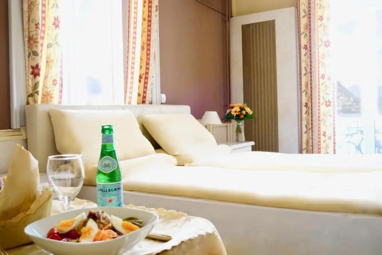 Double room with lake view