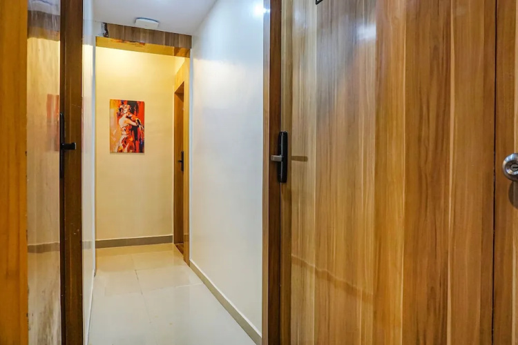 Fabhotel Tan Square