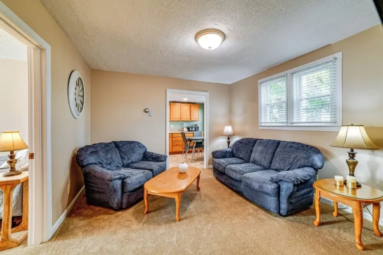 2 Bedrooms Apartment