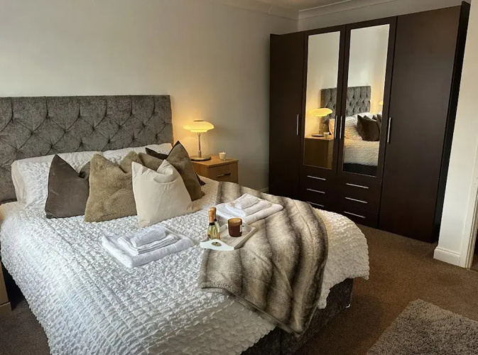 Impeccable 2-bed House Next to Old Trafford