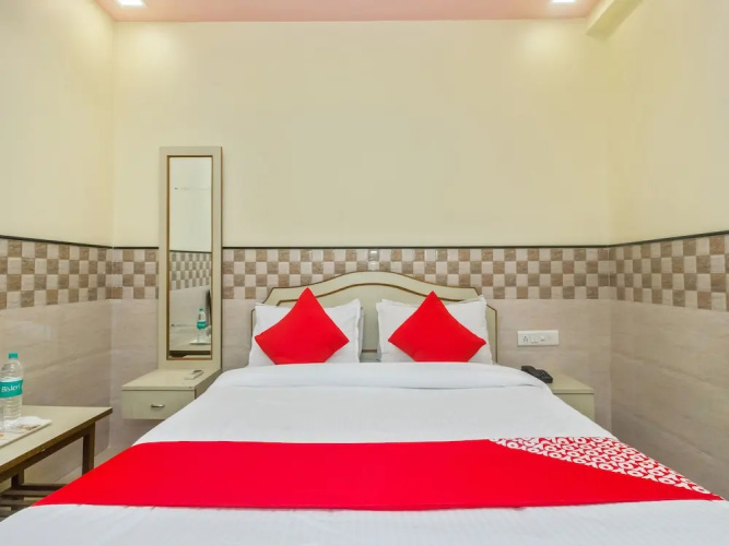 OYO 22048 Trio Hotel