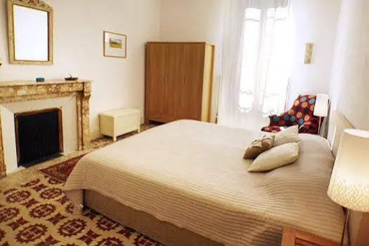 Maison Velvet