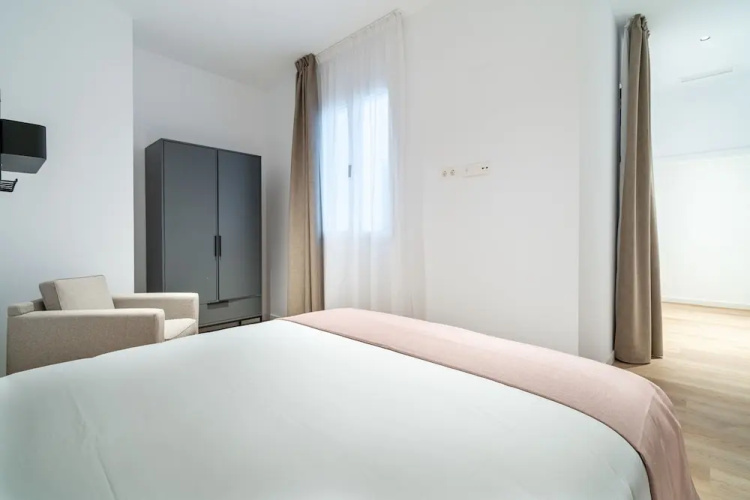 Limehome Sevilla Calle Granada