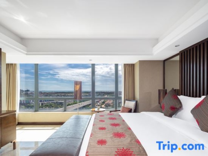 Executive Double Suite with garden view