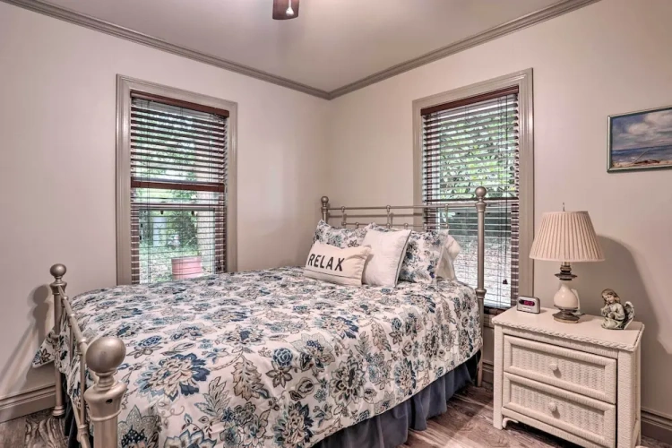 2 Bedrooms Cottage