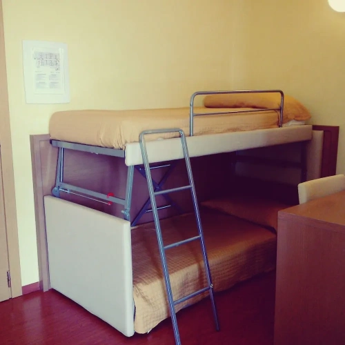 1 Bedroom Standard Quadruple Family room