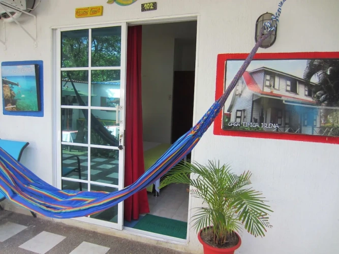 1 Bedroom Standard Quadruple Family room