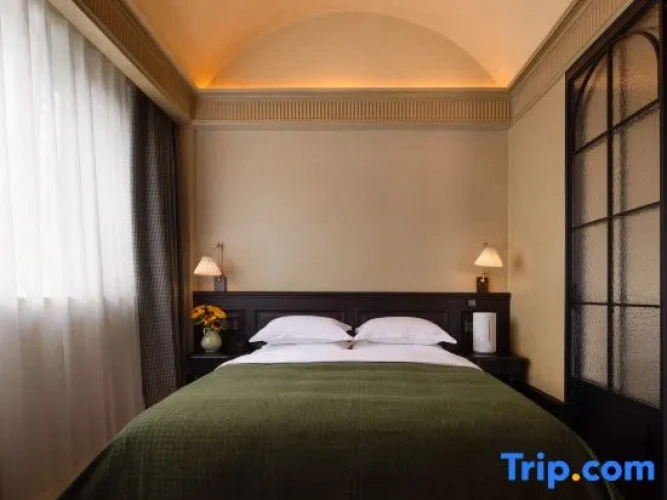 2 Bedrooms Family Suite with balcony