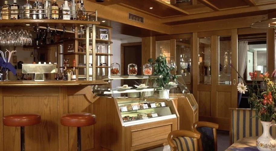 Hotel Garni Lisa - Cafe Annemarie