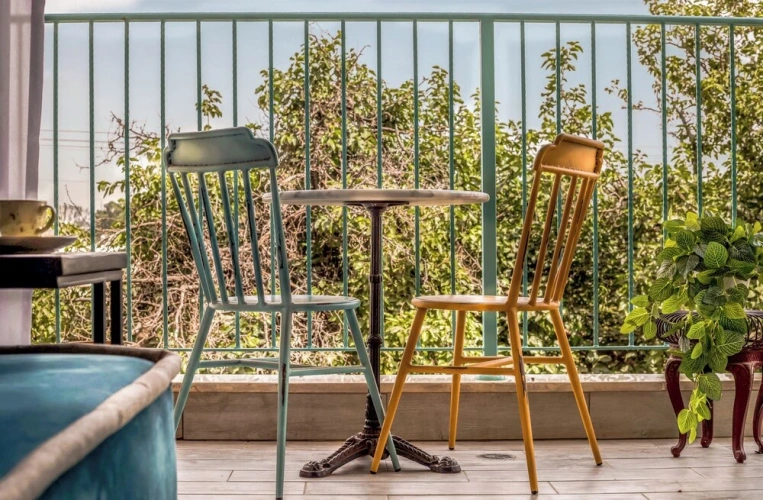 2 Bedrooms Apartment with city view
