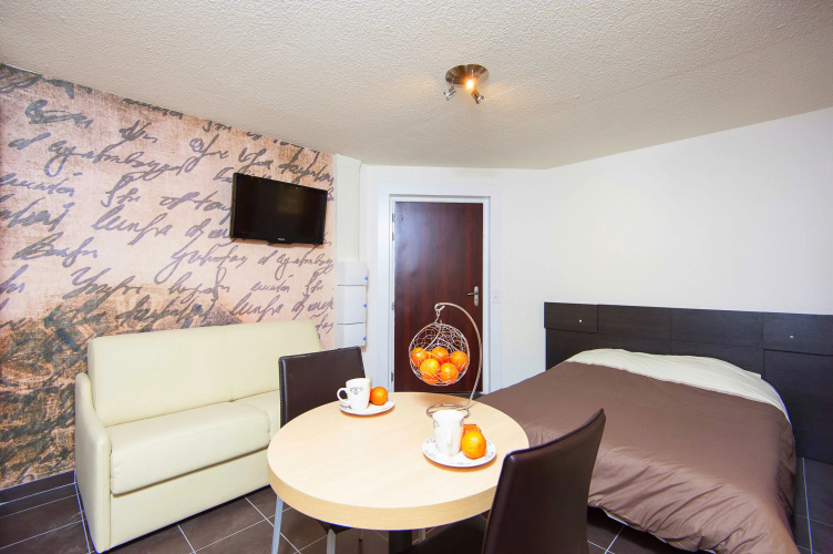 Villa Serafina Apartments