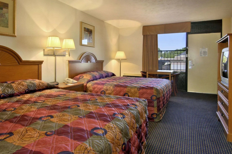 Williamsburg Suites