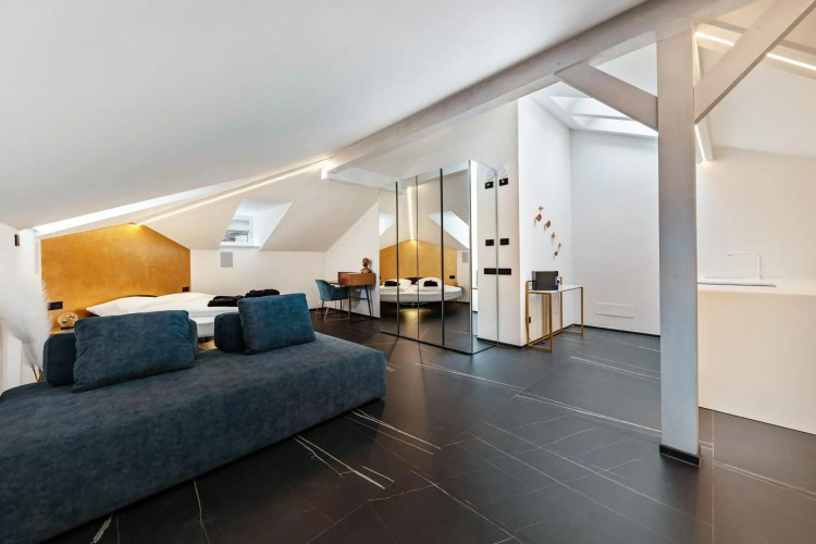 App 6 Palazzo Cavour