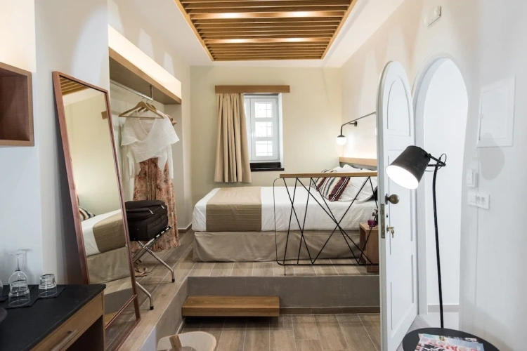 Superior Double Basement room