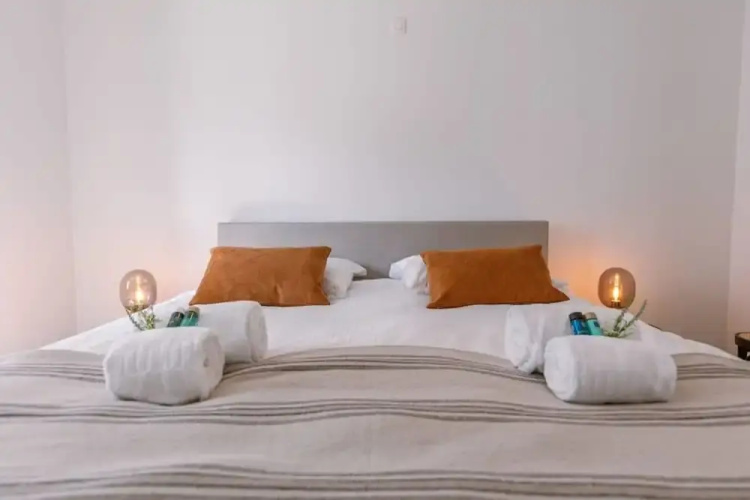 Bright Modern Apartment Close to the Casino