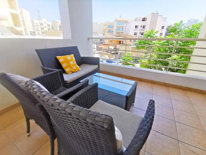 Promenade Breeze City Apartment
