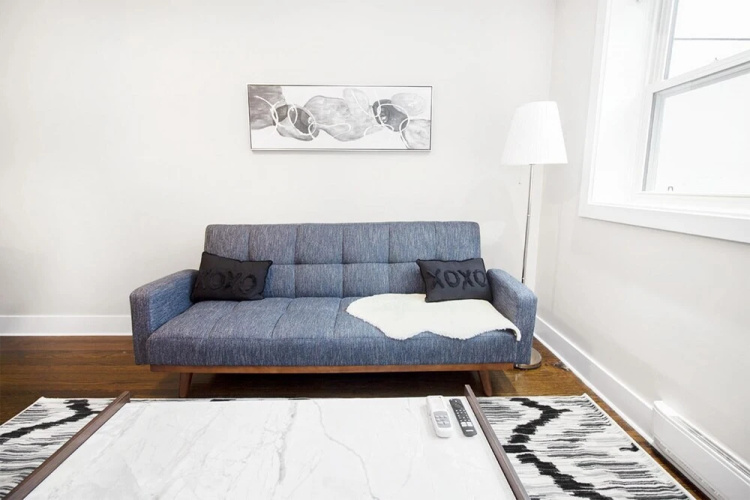 2-bedroom Suite on Corydon Ave Parking Included