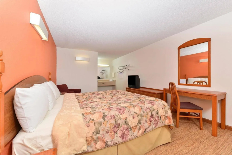 Crossroads Inn