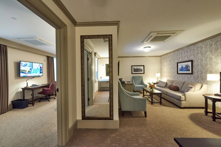 The Groton Inn