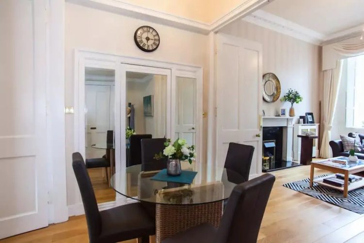 Central 2 Bedroom Apartment