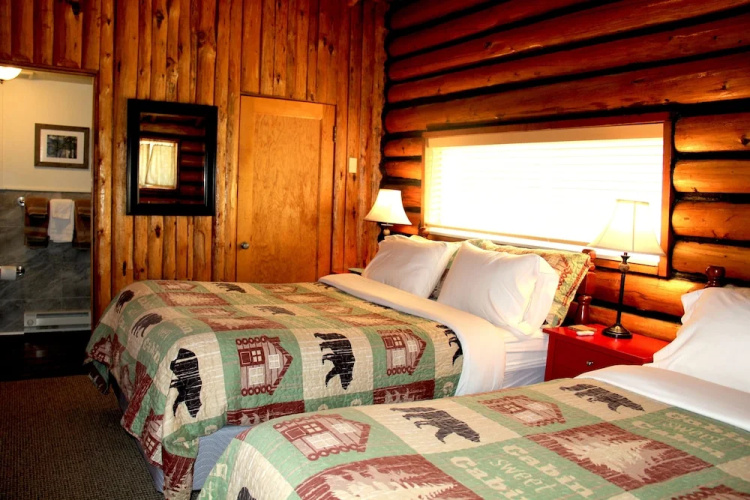 Yellowstone Hot Spring Cabins