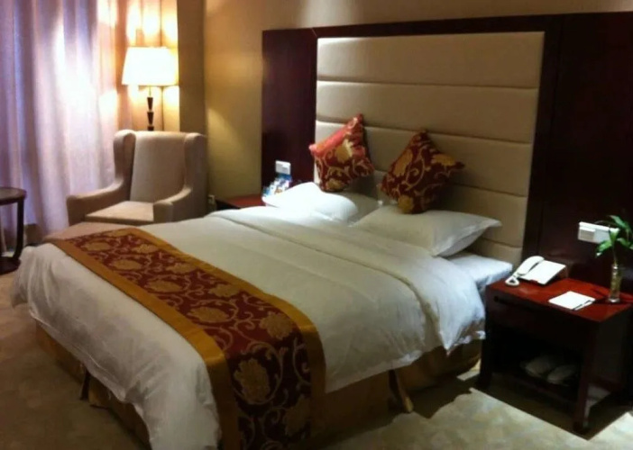 Canal Spring Hotel