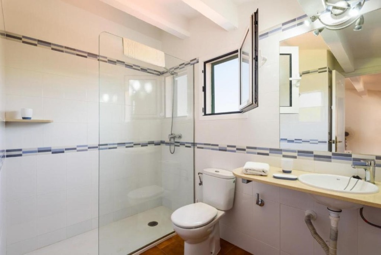 3 Bedrooms Villa