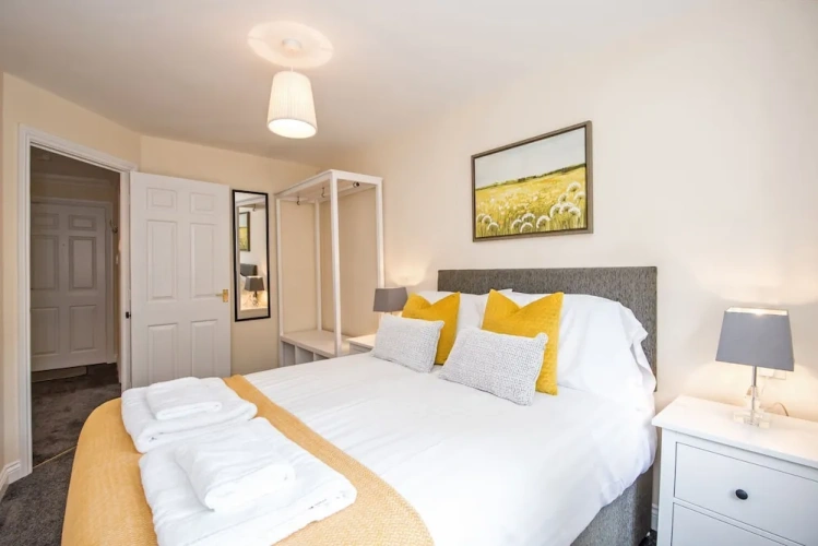 2 Bedrooms Apartment