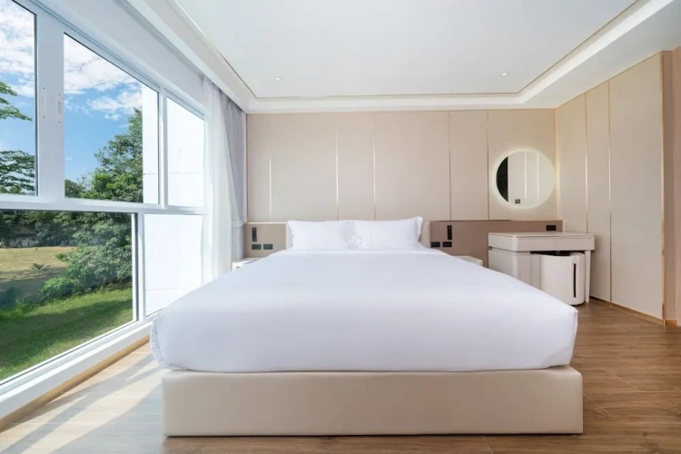 1 Bedroom Superior Suite with balcony and with garden view