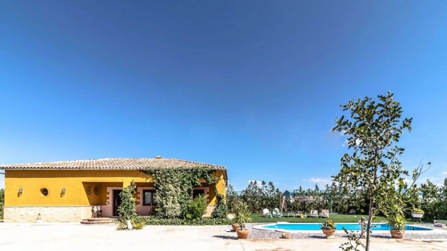 Villa Lucrecia