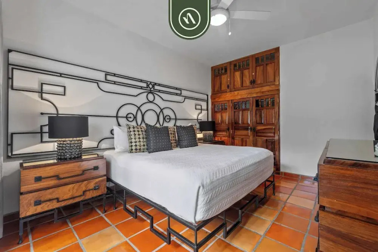 Stylish 2 BR Condo in Romantic Zone - Rooftop Pool