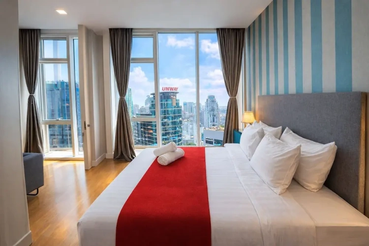 2 Bedrooms Luxury Apartment with city view