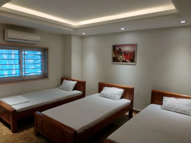 Standard Triple room