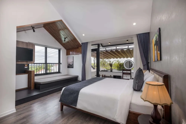 Charm Champion Villa Hoian