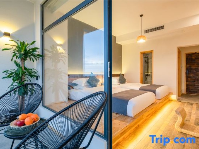 Standard Twin room with sea view