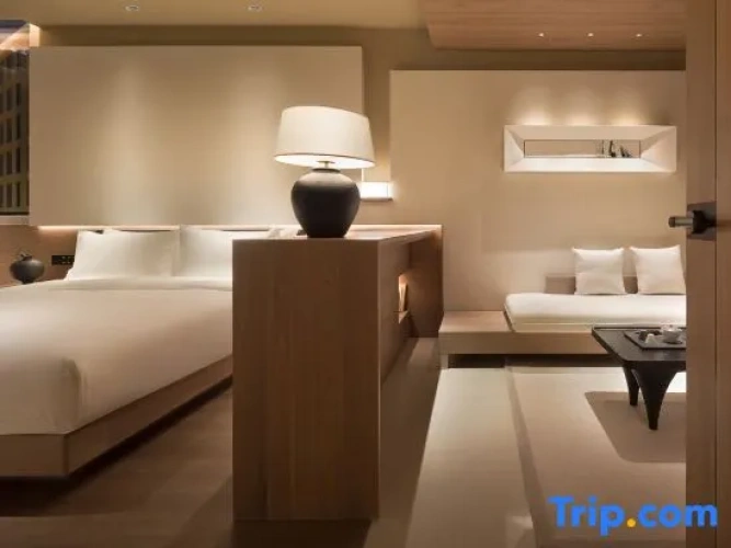 2 Bedrooms Standard Family room with garden view