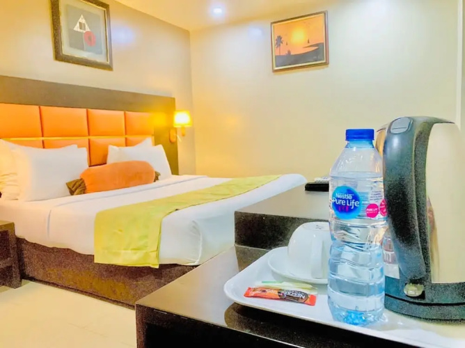 Oakspring Hotel & Luxury Suites