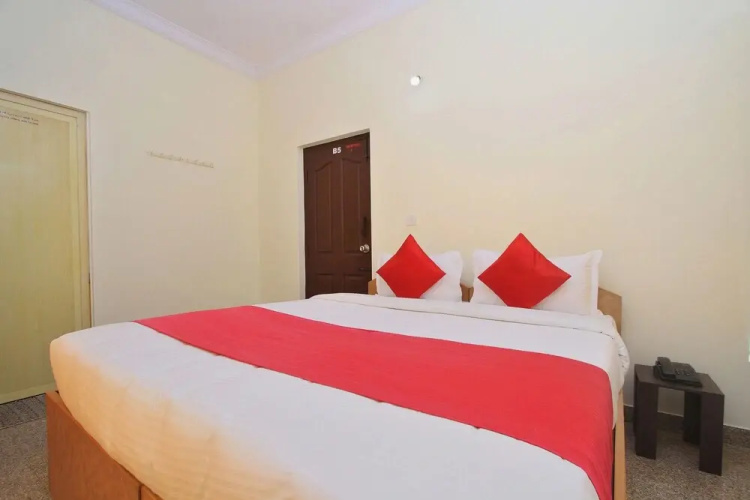 OYO 10242 Hotel Shelton Suites