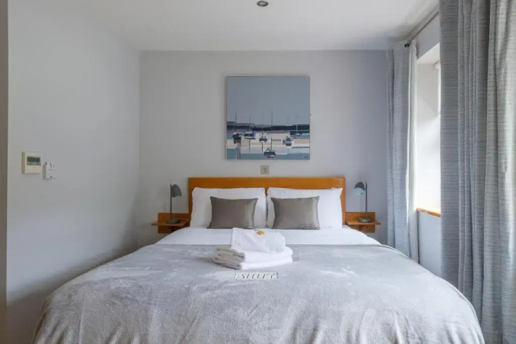Eyre Square Townhouse