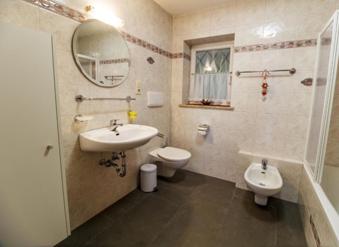 3 Bedrooms Apartment