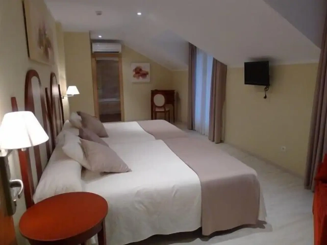 Standard Triple room with balcony