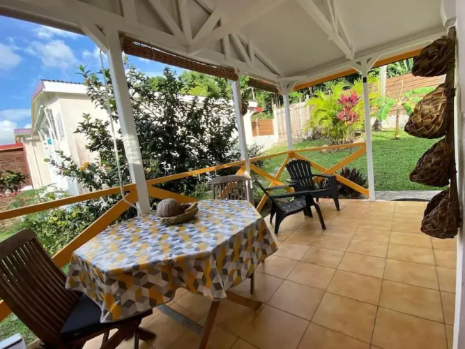 Charmant bungalow avec piscine