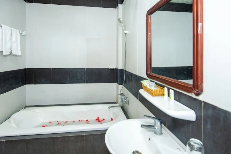 Superior Quadruple room with garden view