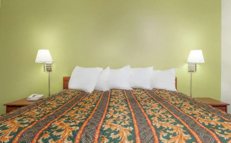 Days Inn by Wyndham San Antonio Lytle