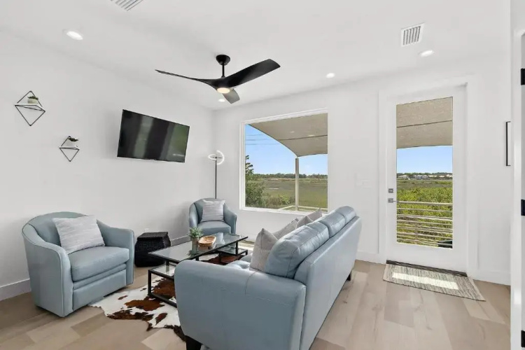 200 Riberia - Downtown Waterfront Luxury Home