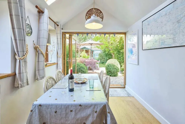 Host Stay Romney Cottage