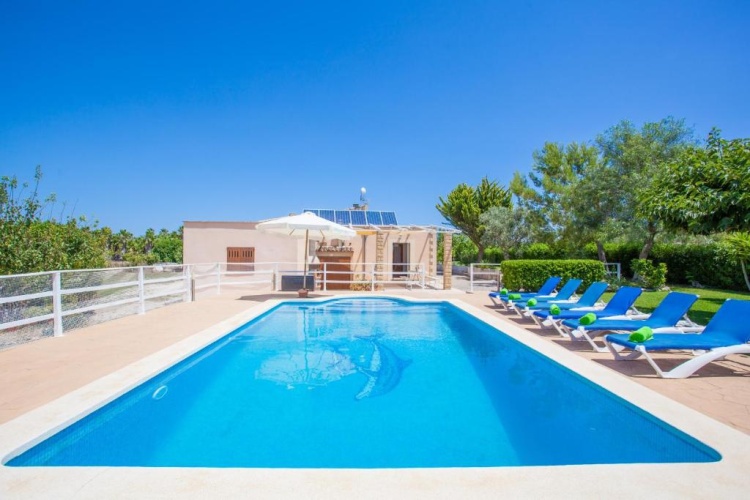3 Bedrooms Villa