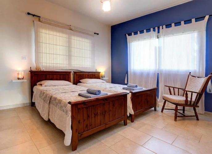 4 Bedrooms Villa with balcony