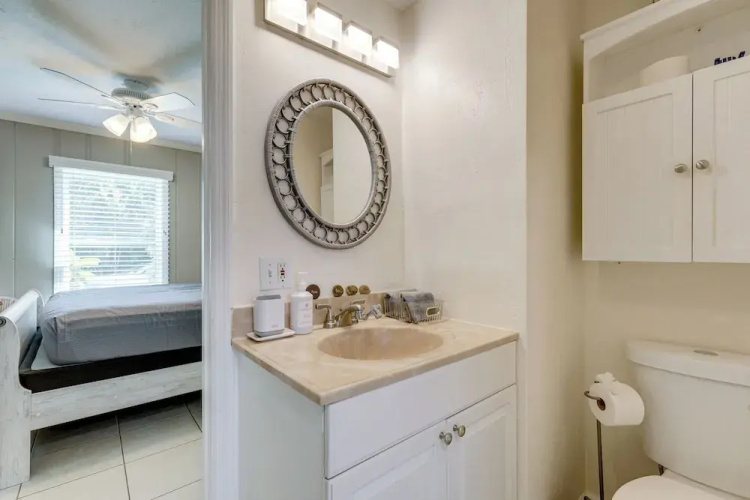 3 Mi to Jensen Beach: Pet-friendly Getaway w/ Yard